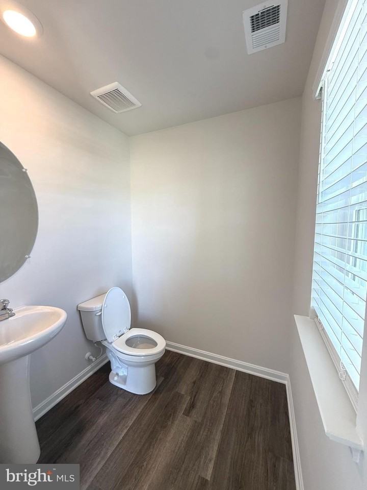 223 Orpington Dr - Photo 3 of 21