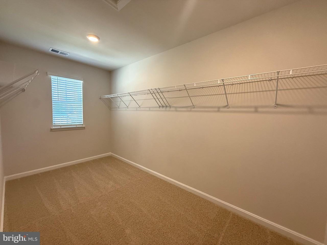 223 Orpington Dr - Photo 4 of 21