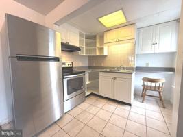 featured image of 703 2nd St #B