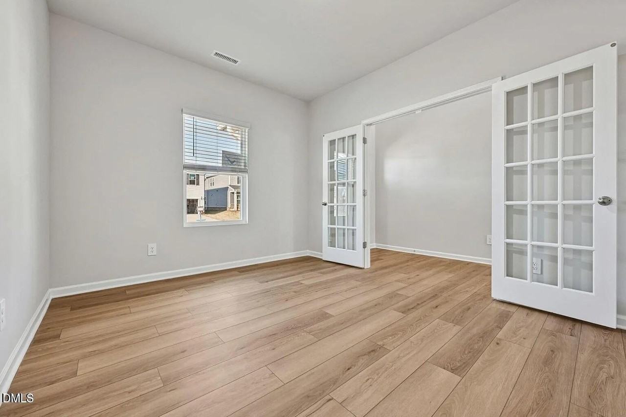 528 Bridger Dr - Photo 4 of 45