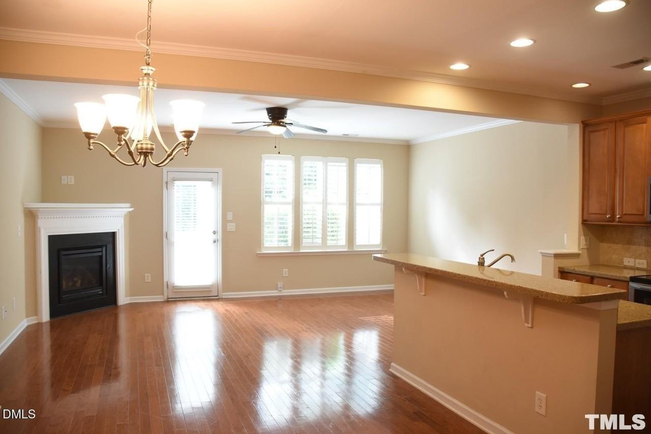 219 Murray Glen Dr - Photo 4 of 17