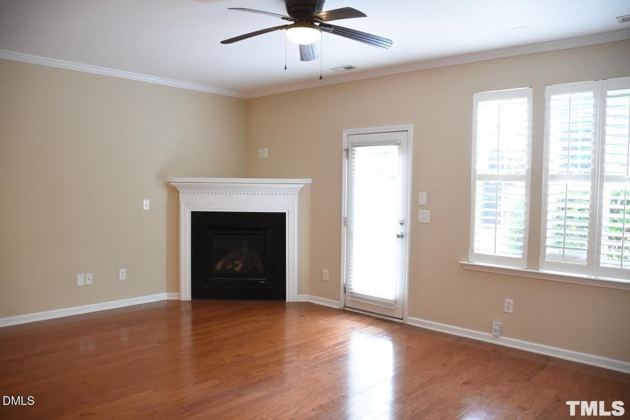 219 Murray Glen Dr - Photo 5 of 17