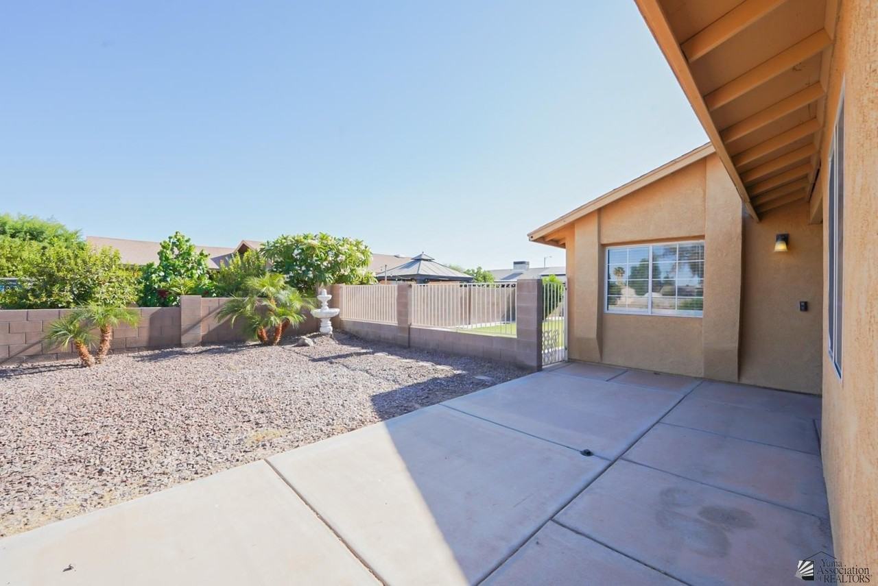 2146 S 47th Ave - Photo 5 of 26