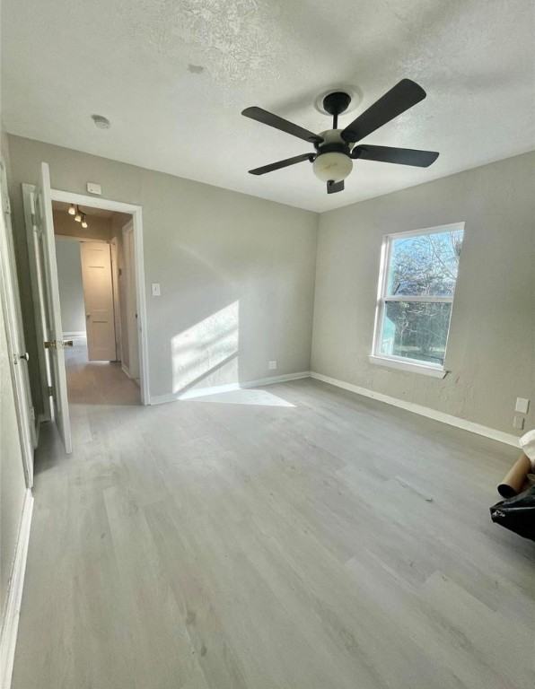 5220 E Parkway Dr - Photo 4 of 9