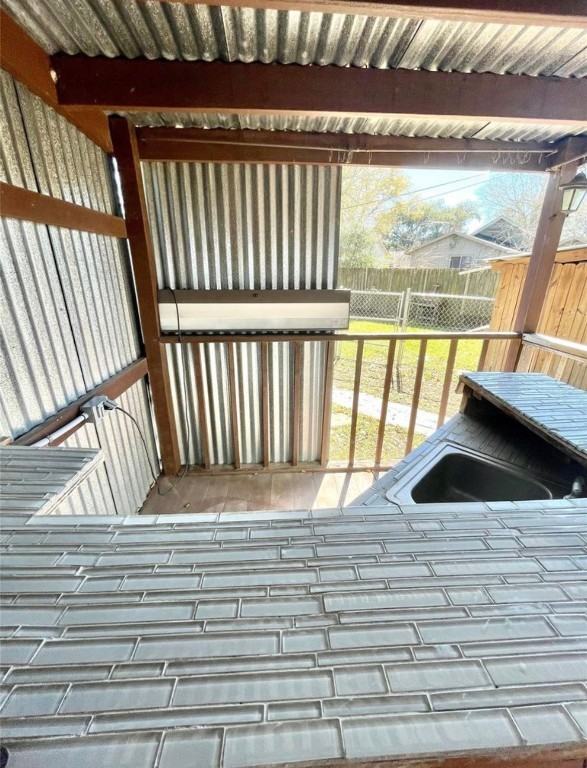 5220 E Parkway Dr - Photo 6 of 9