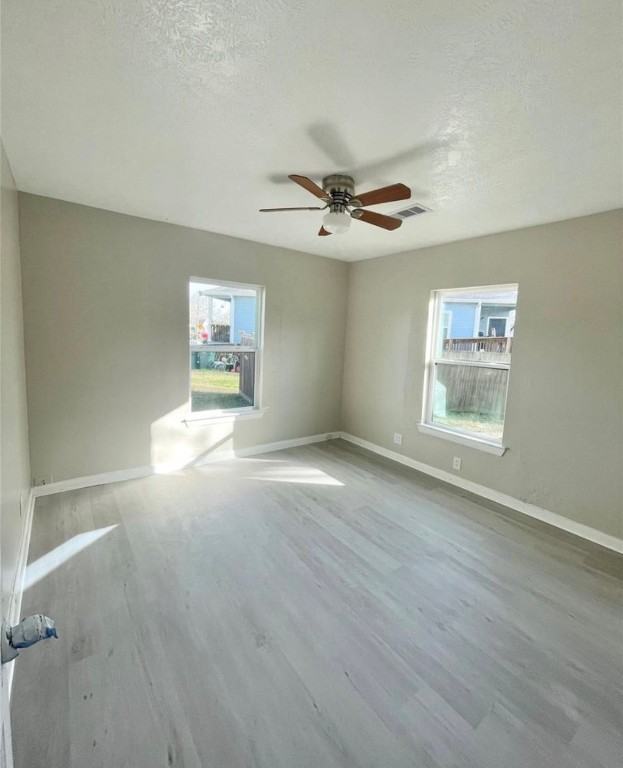 5220 E Parkway Dr - Photo 7 of 9