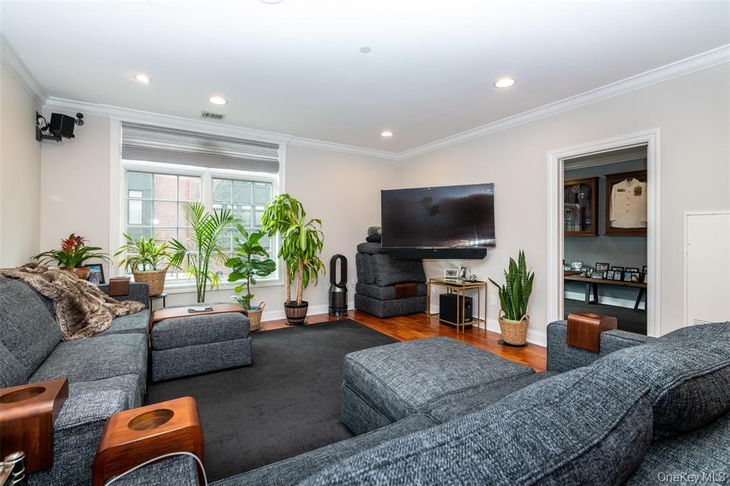 55 1st St - Photo 3 of 25