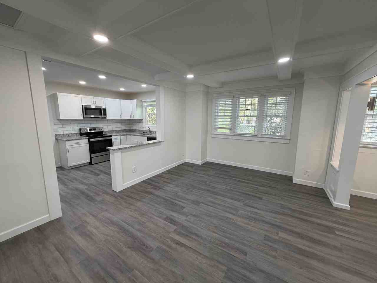 2749 1st Ave N - Photo 7 of 20