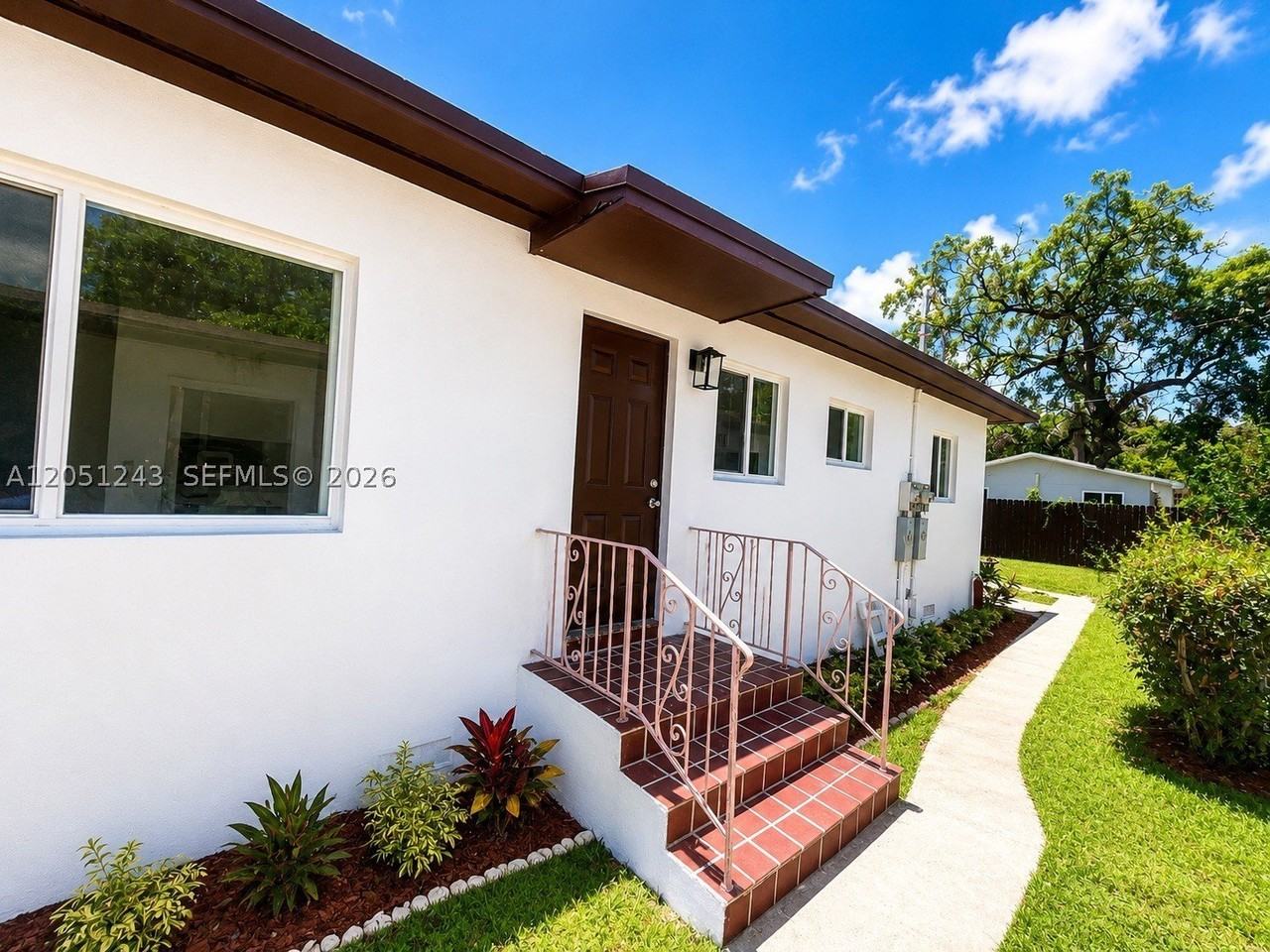 760 Nw 52nd St #760-762 - Photo 2 of 13