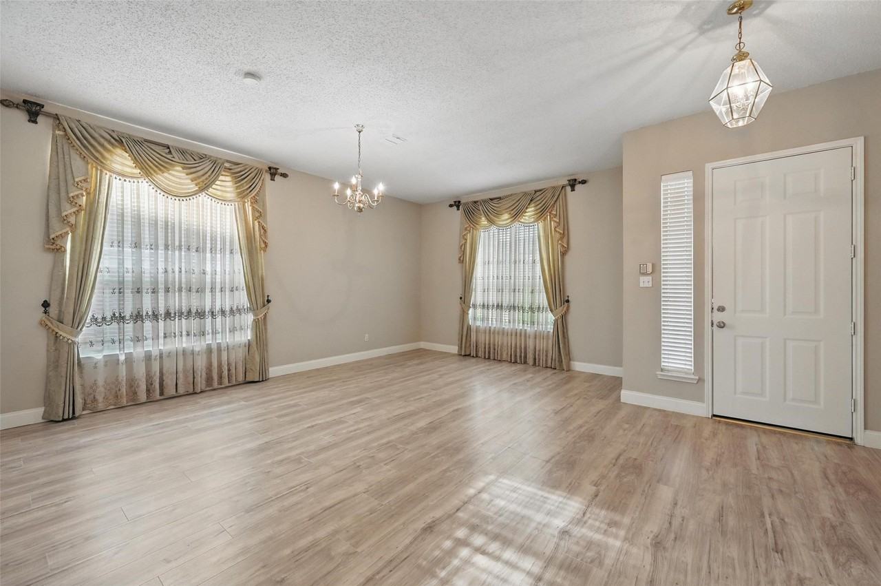 3609 Edwards Dr - Photo 4 of 24