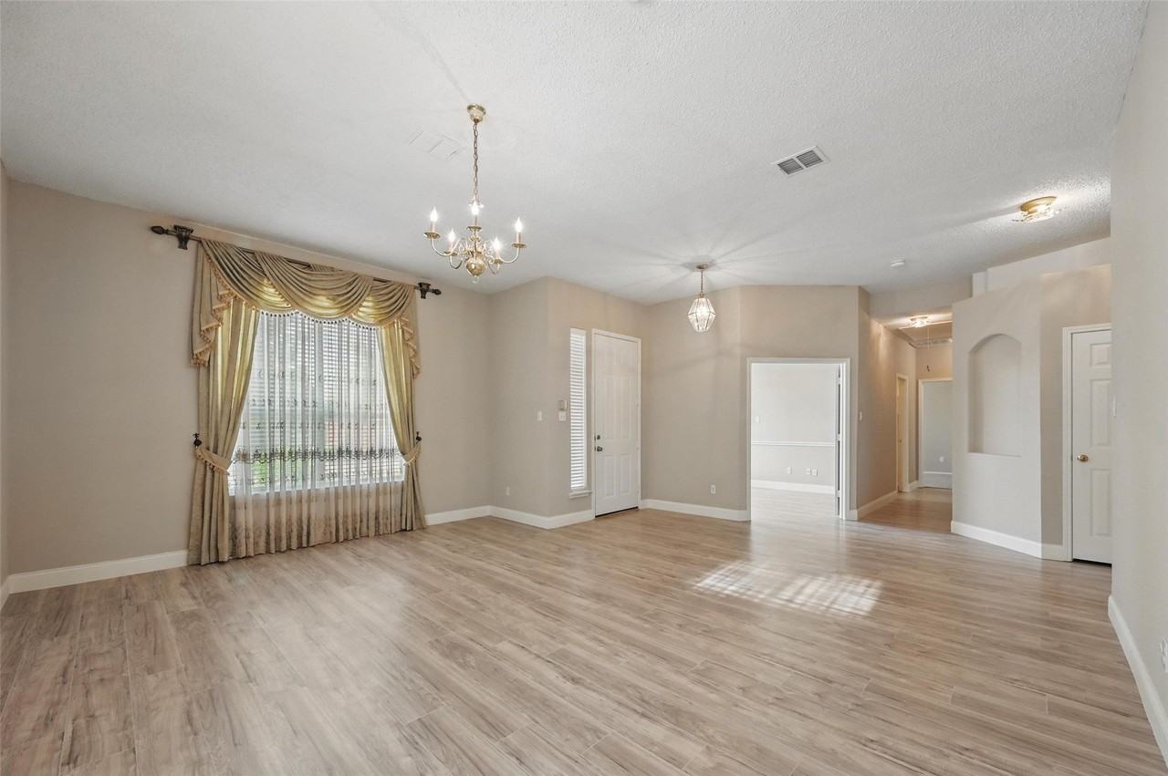 3609 Edwards Dr - Photo 5 of 24