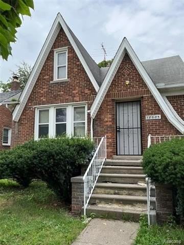 18685 Strasburg St - Photo 2 of 8