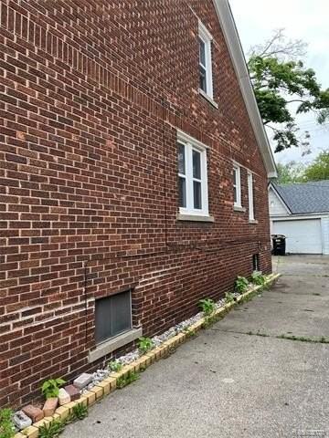 18685 Strasburg St - Photo 4 of 8