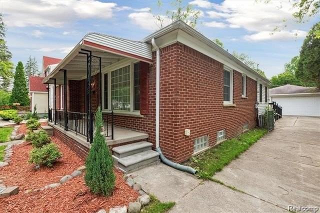 11410 Auburndale St - Photo 3 of 37
