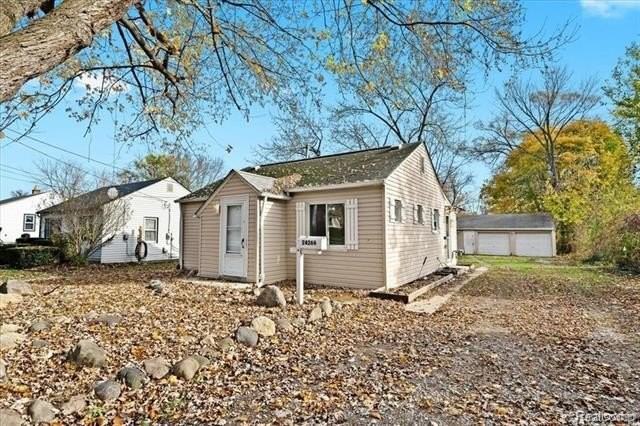 24266 Eureka Ave - Photo 2 of 15