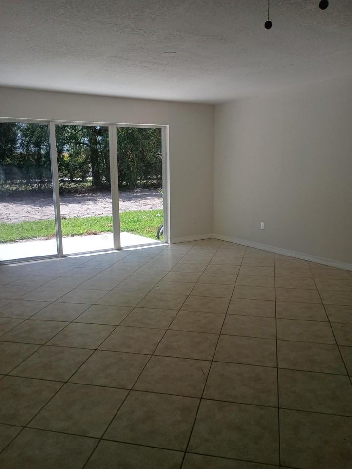 203 Southland Dr #A - Photo 3 of 33