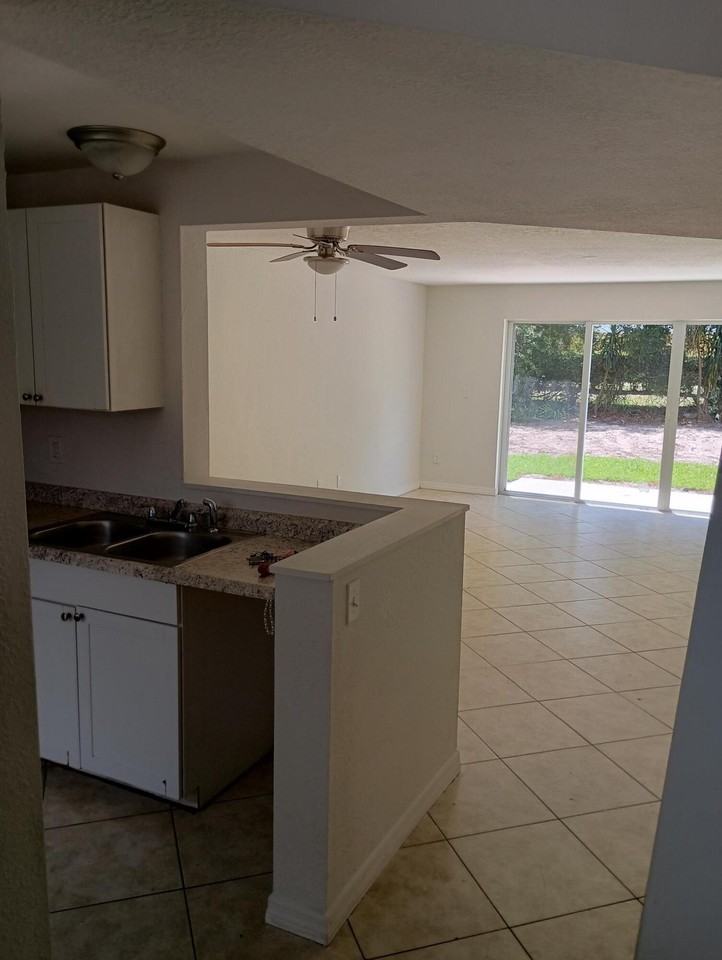 203 Southland Dr #A - Photo 4 of 33