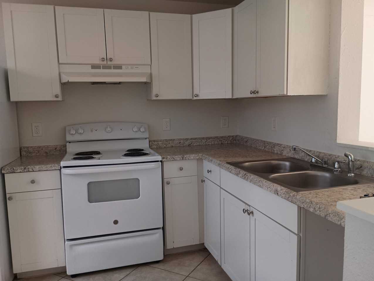 203 Southland Dr #A - Photo 7 of 33