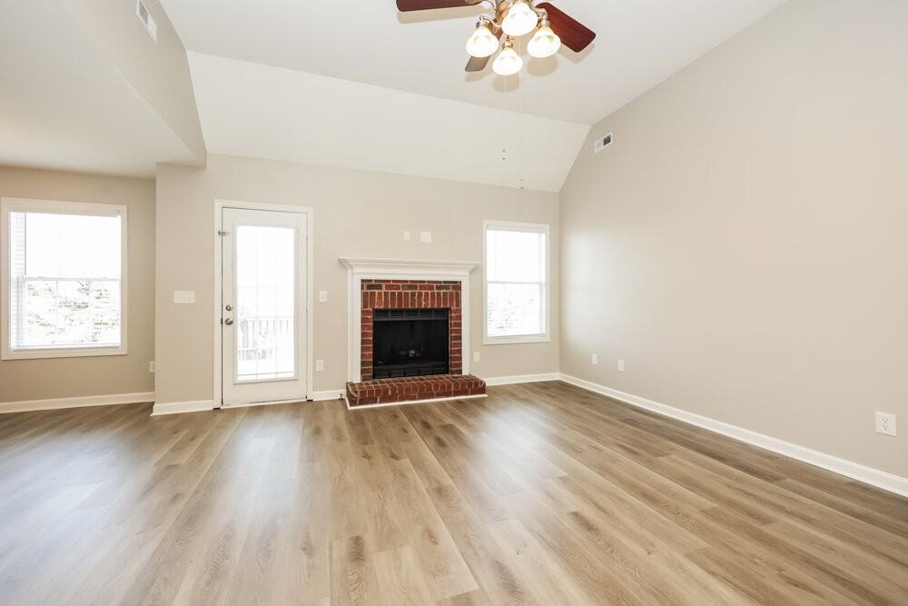 2945 Hearthside Dr - Photo 4 of 17