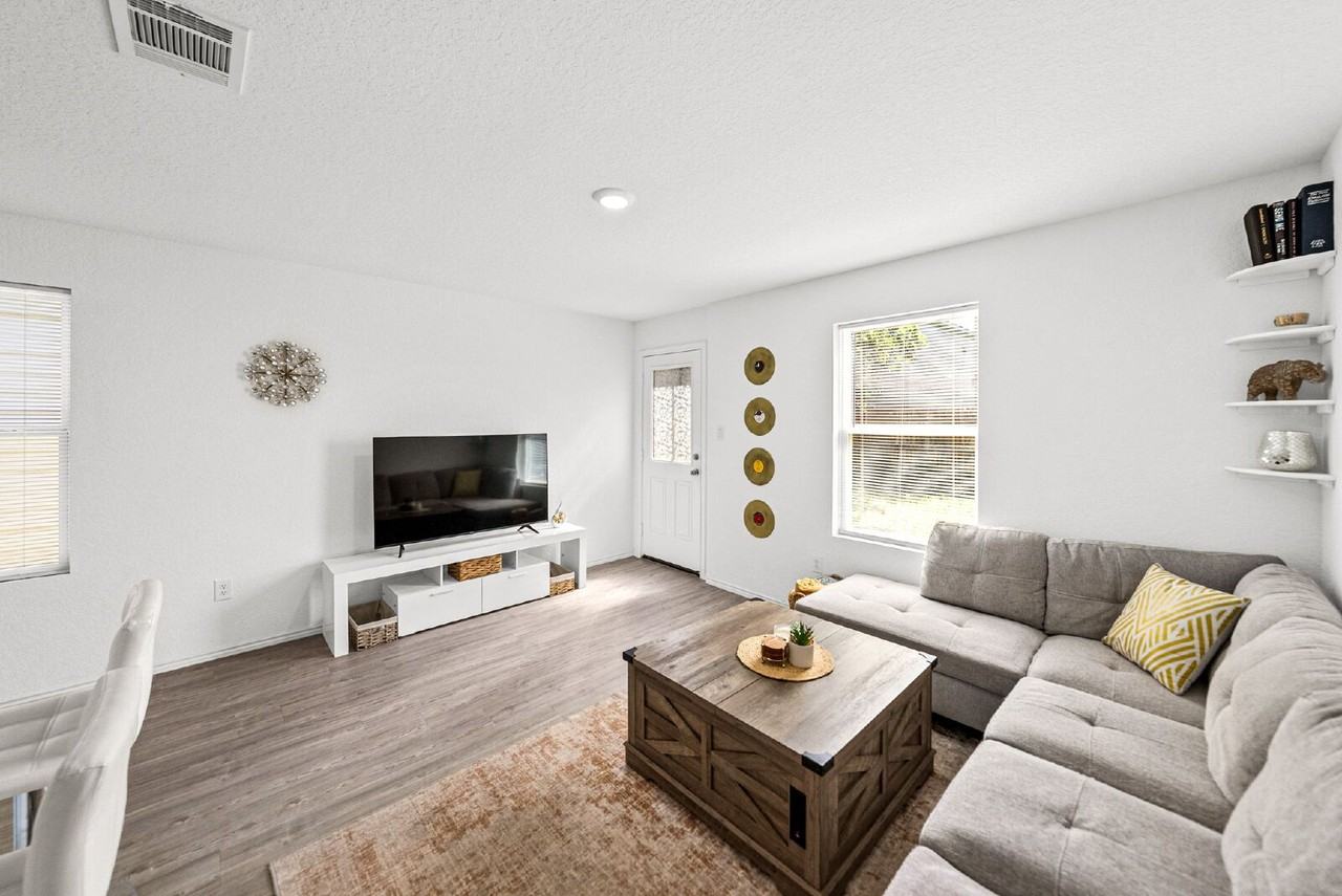 7634 Chancery Gate - Photo 7 of 29