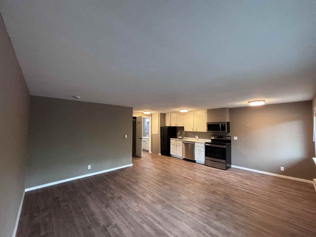 102 Summit Ave N #3 - Photo 5 of 17