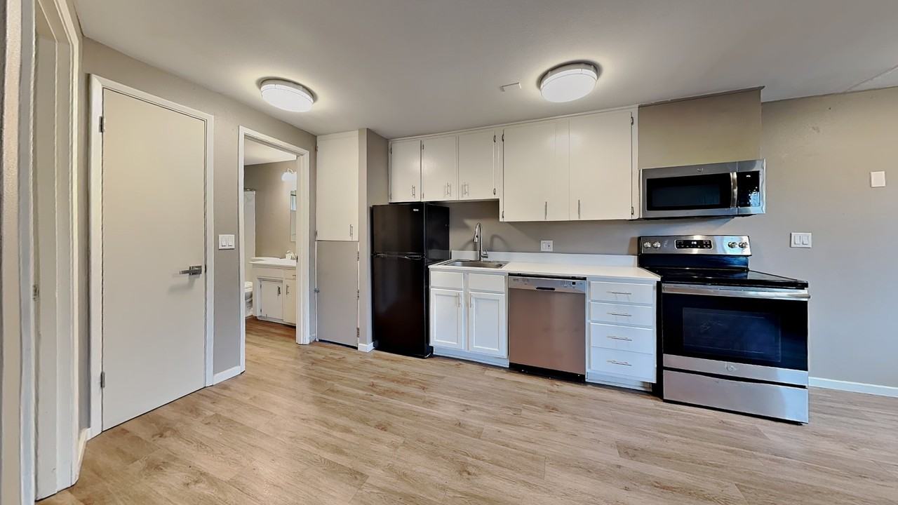 102 Summit Ave N #10 - Photo 5 of 20
