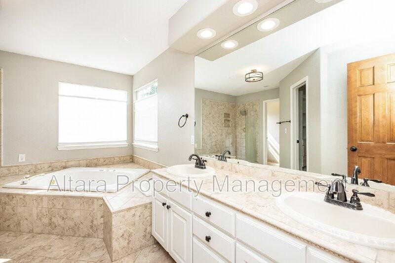 1825 Starstone Ct - Photo 4 of 29