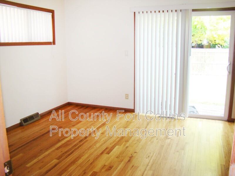 1208 Baker St - Photo 7 of 13