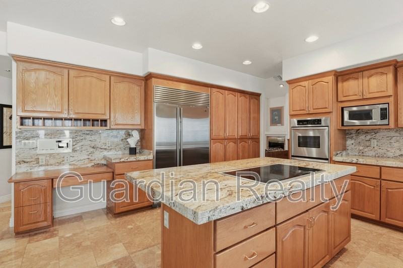 1888 Woodhaven Dr - Photo 4 of 50