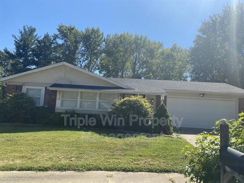 2372 Rockymont Dr - Photo 2 of 20