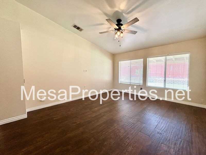 16481 Silica Dr - Photo 5 of 31