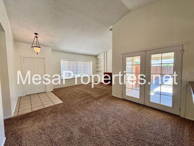 14145 Heritage Ct - Photo 4 of 19