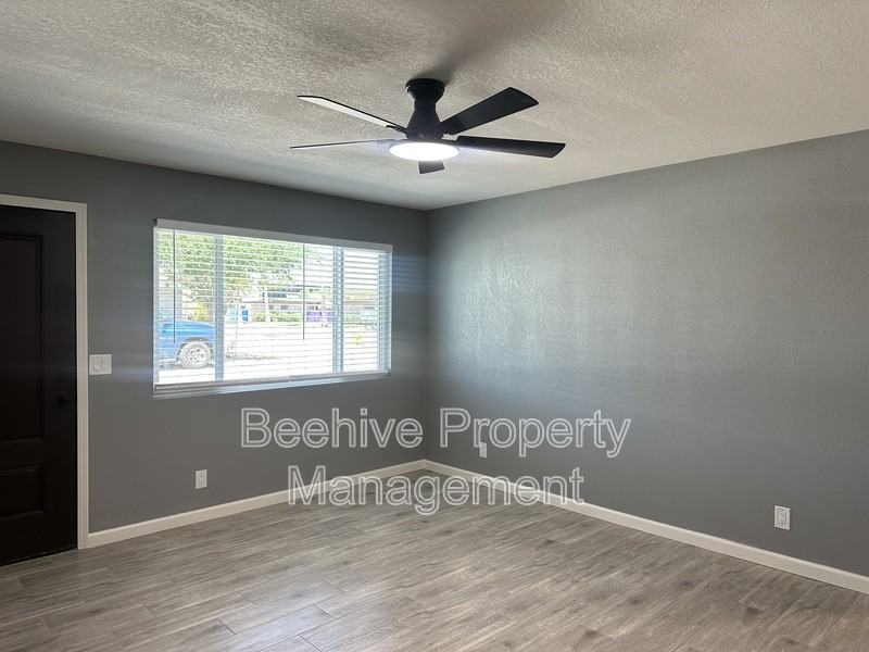1311 W 4th St - Photo 3 of 8