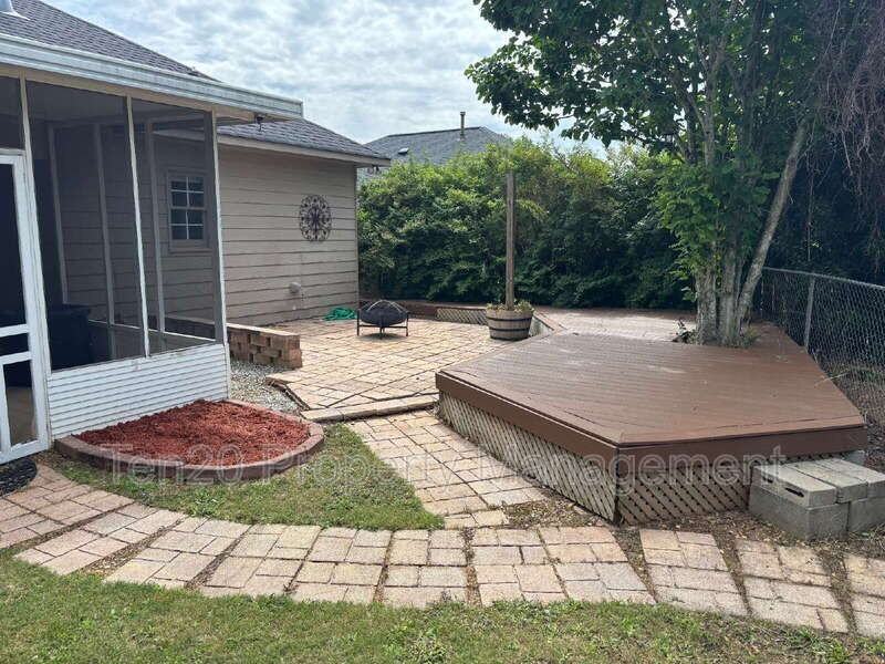 1018 Sugar Mill Dr - Photo 2 of 22