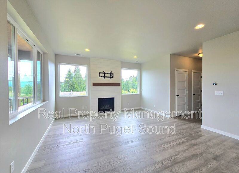 9903 16th Pl Se - Photo 4 of 27