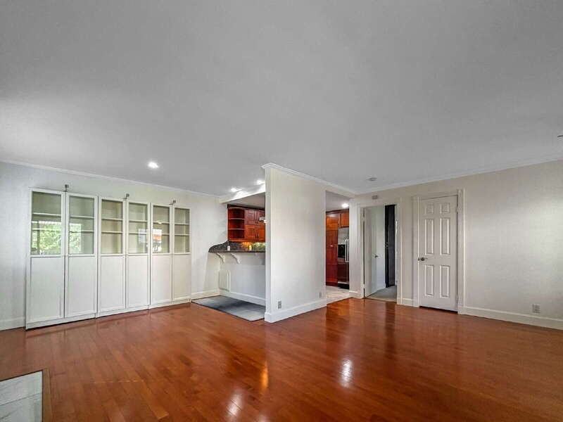 7422 Seastar Dr #4 - Photo 3 of 23