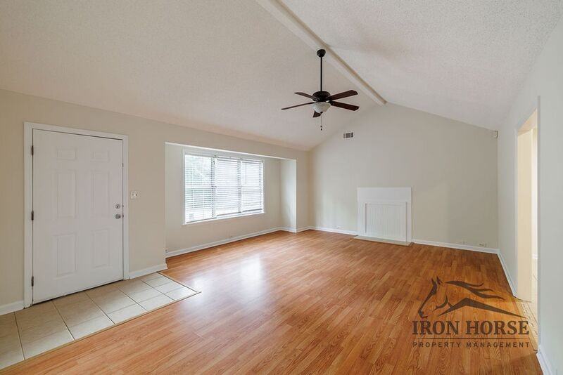 335 Oak Meadow Dr - Photo 2 of 27