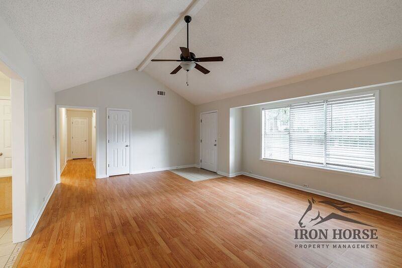 335 Oak Meadow Dr - Photo 3 of 27