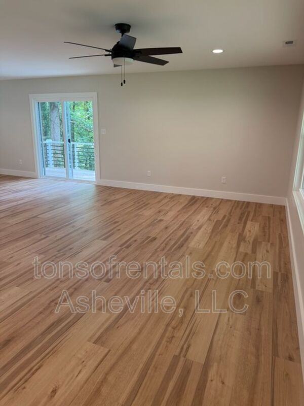6 Tracy Ln - Photo 4 of 16