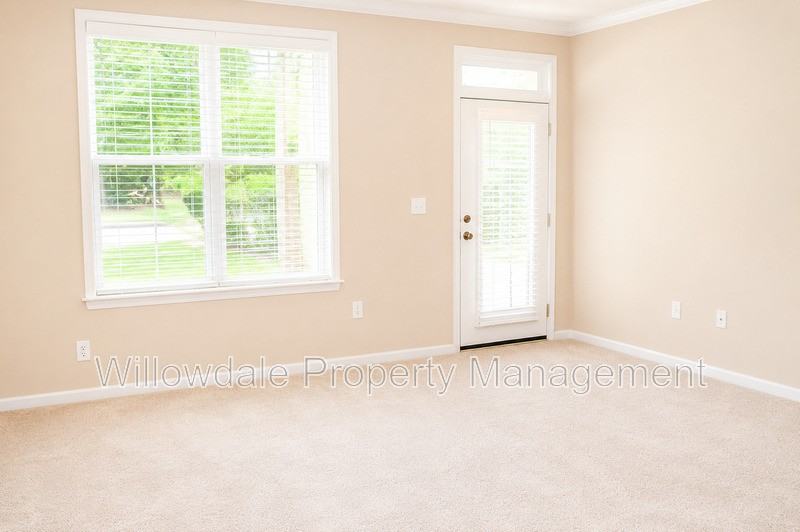 204 Savannah Ridge Rd - Photo 5 of 10