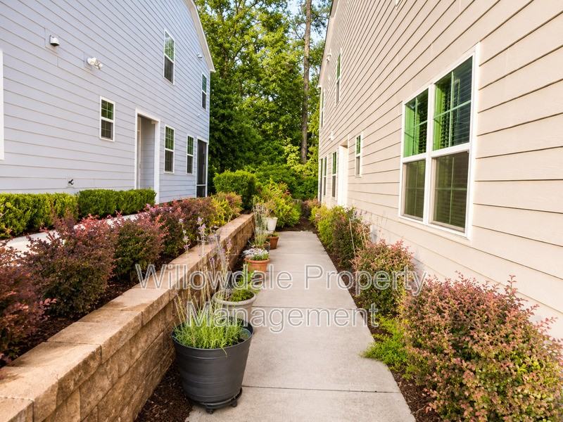 203 Gremar Dr - Photo 3 of 4