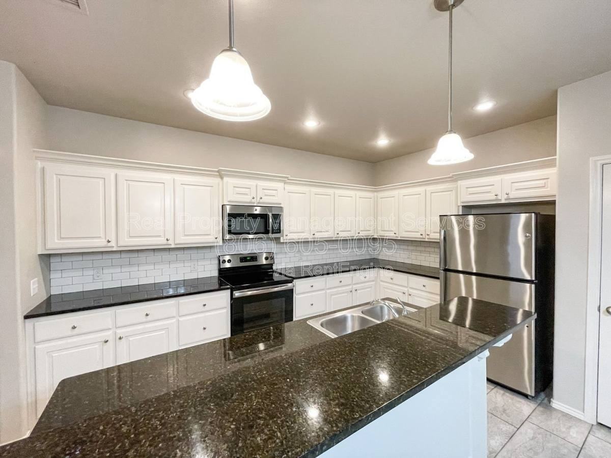 2607 113th St - Photo 2 of 10