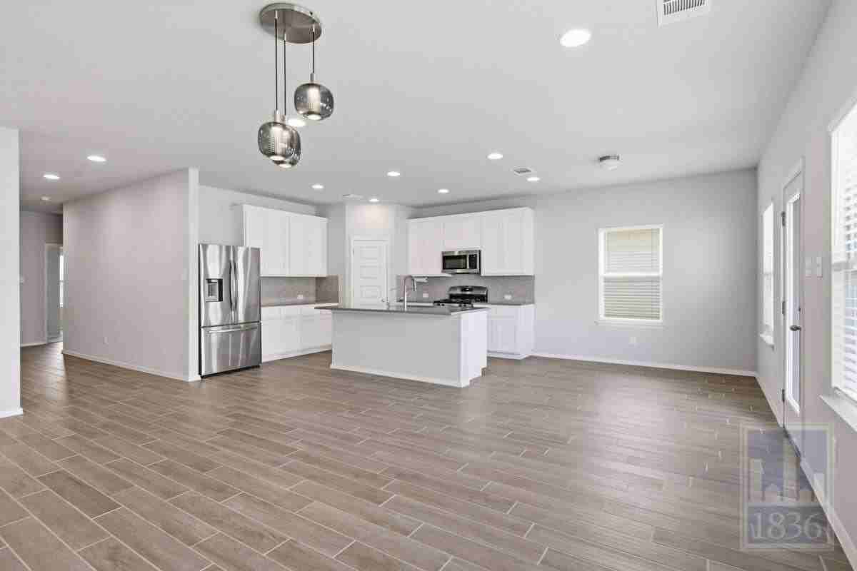 171 Catalina Dr - Photo 3 of 10