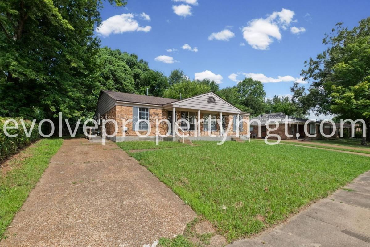 3771 Ironwood Dr - Photo 3 of 10