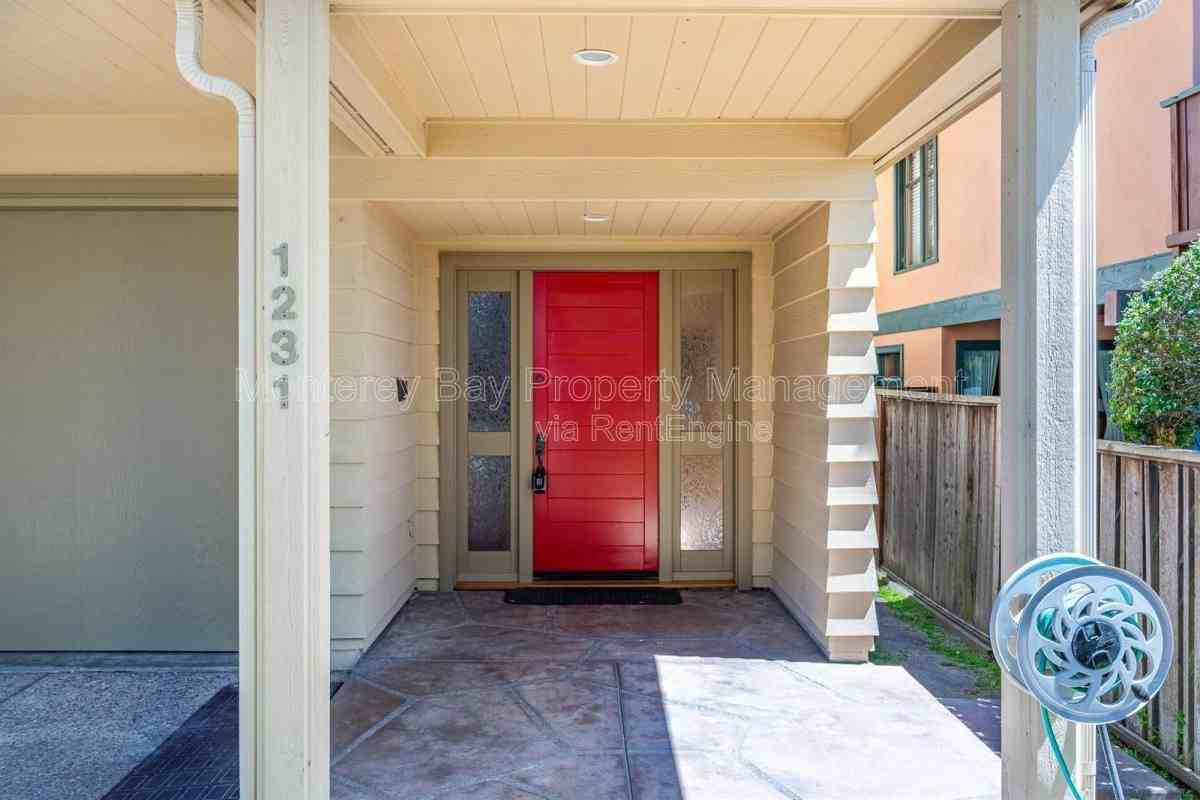 1231 Funston Ave - Photo 2 of 10