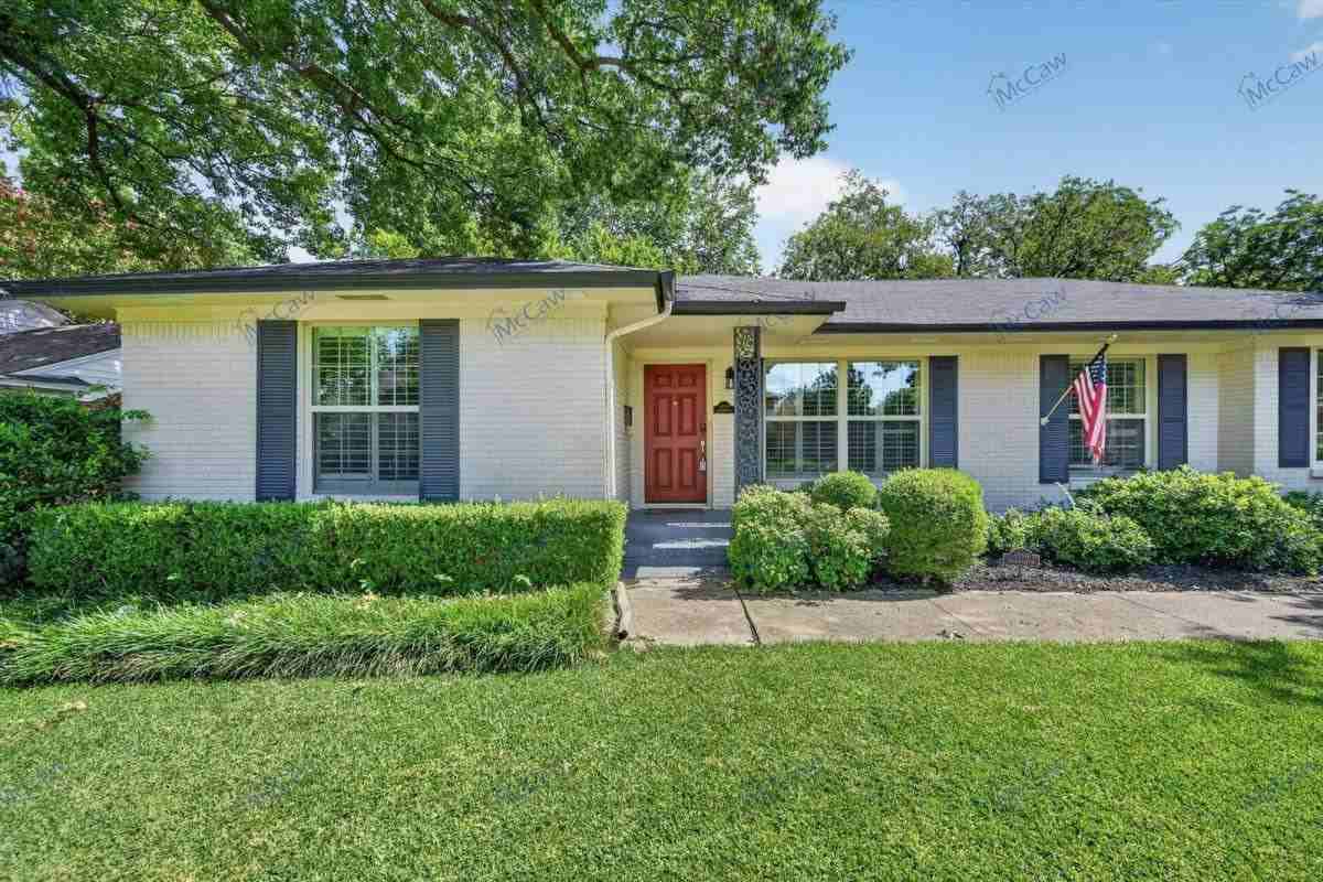 3550 Ainsworth Dr - Photo 2 of 10
