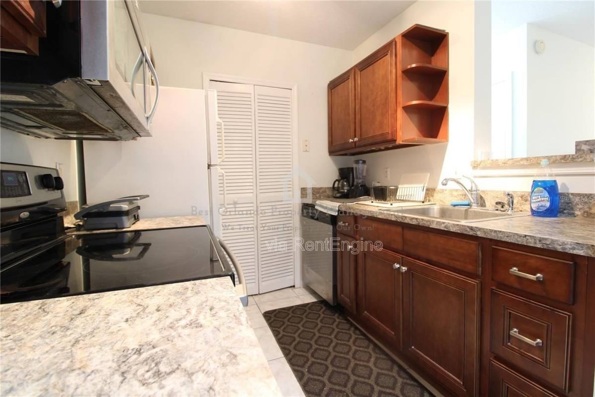 4320 S Kirkman Rd #1501-1 - Photo 7 of 10