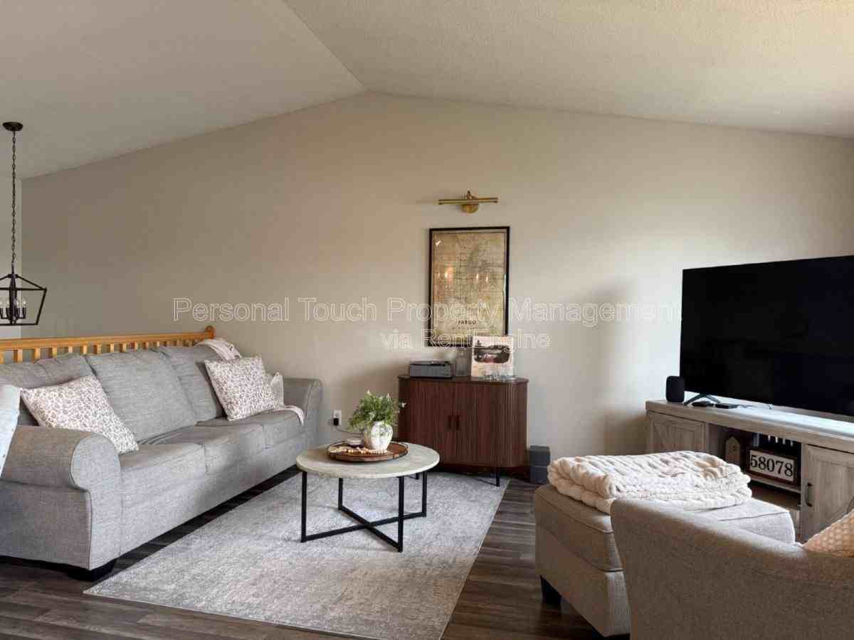 1219 4th St Nw - Photo 3 of 10