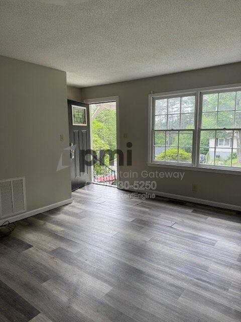 54 Greenwood Cir - Photo 3 of 10