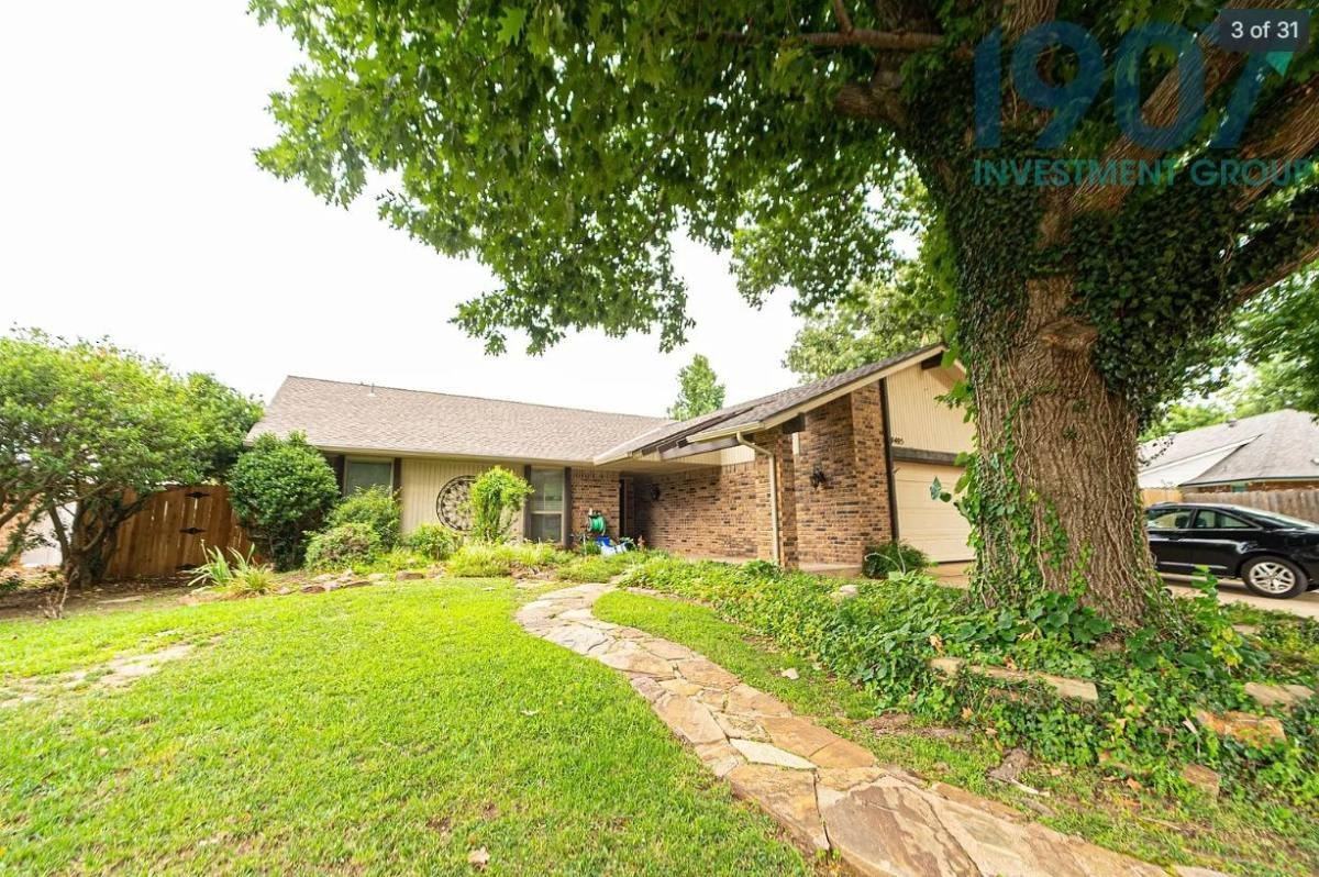 4405 Manchester Ct - Photo 3 of 10